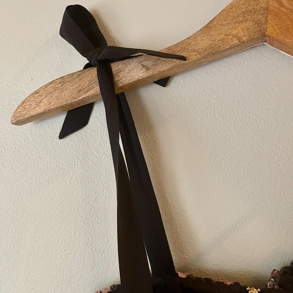 Saloni Jemi Top. - Picture 7 of 9